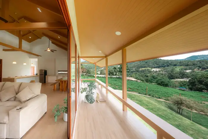 Living and dining area, angle 8