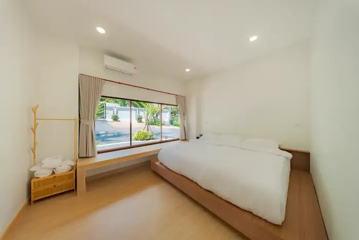 Bedroom 3, twin beds